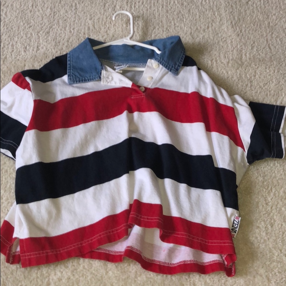 Super cute button up tee